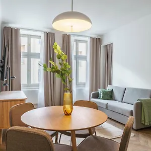Апарт-отель Limehome Halkova Прага